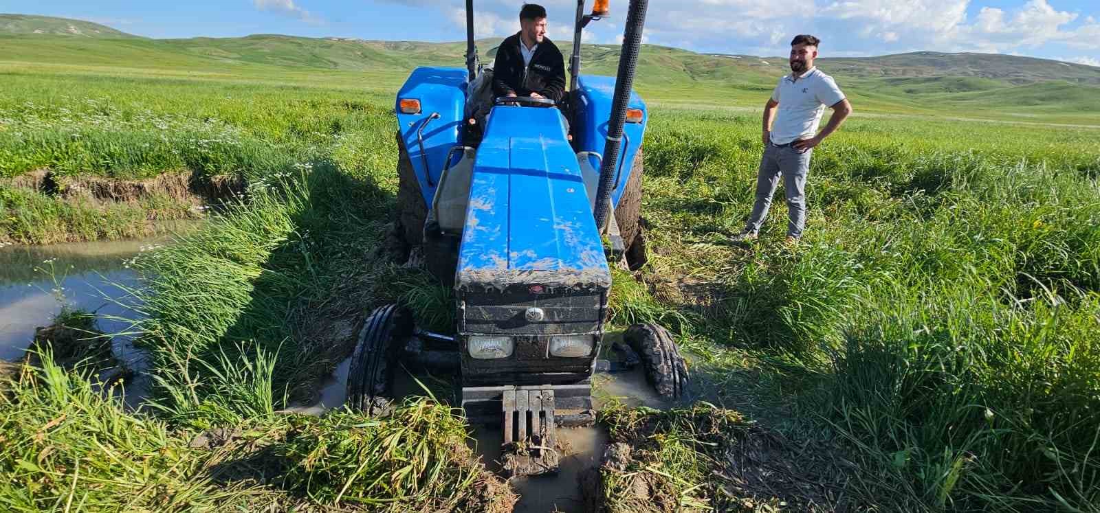 camura saplanan araci kurtarma calismasi 3 TDqCzUUL