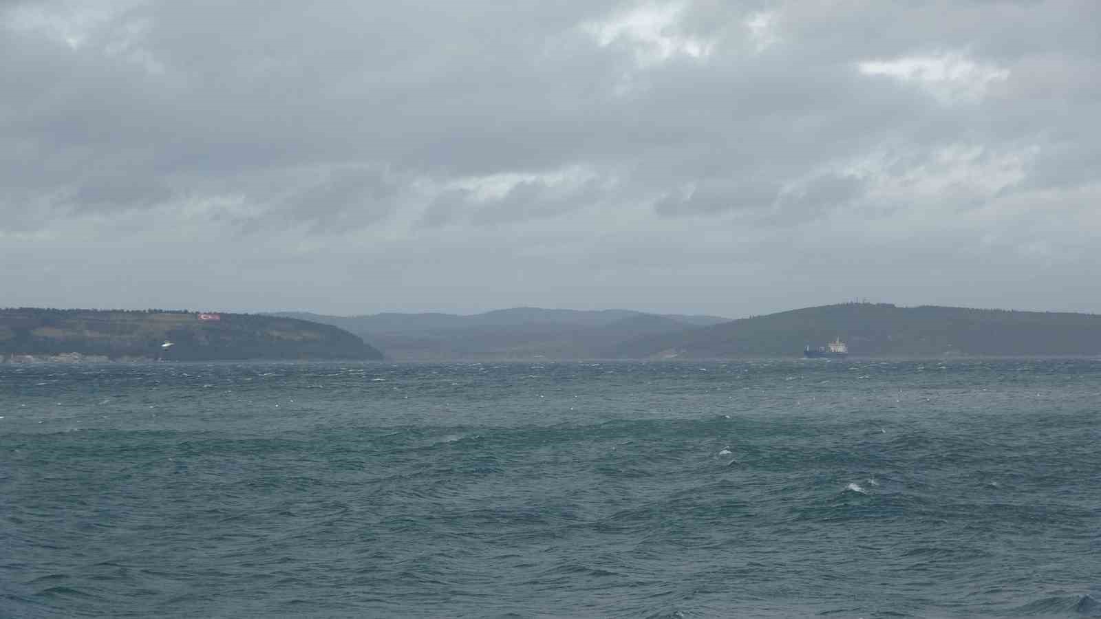 canakkale bogazi firtina nedeniyle trafige kapandi 1 U3cu5V3W