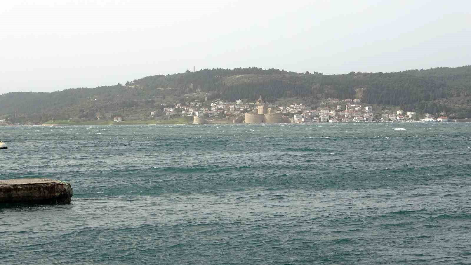 canakkale bogazi firtina nedeniyle trafige kapandi 1