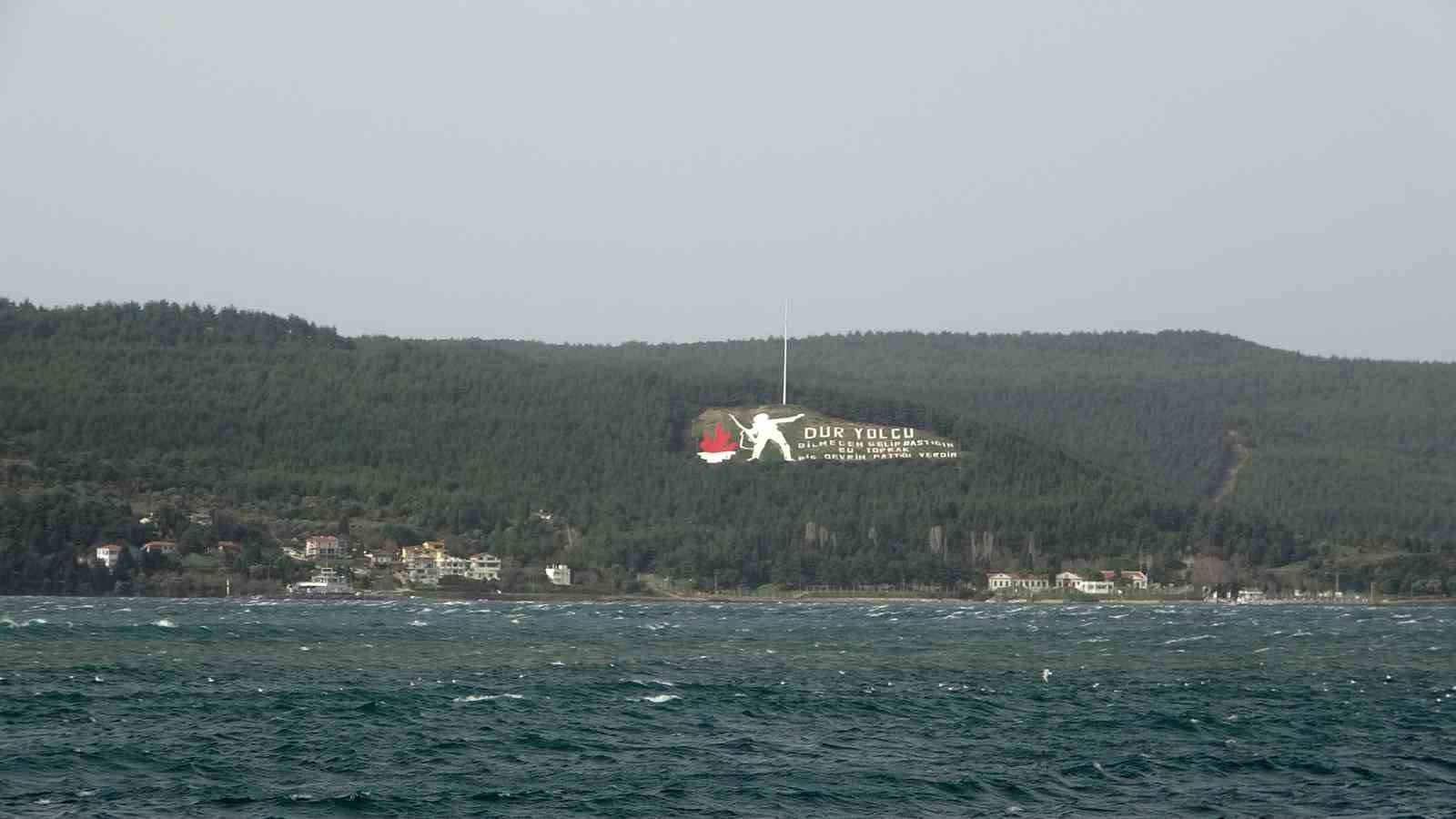 canakkale bogazi firtina nedeniyle trafige kapandi 2 75Hrs9UO