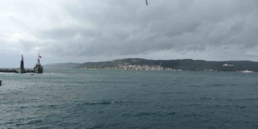 canakkale-bogazi-firtina-nedeniyle-trafige-kapandi-RsPOu9Lc.jpg