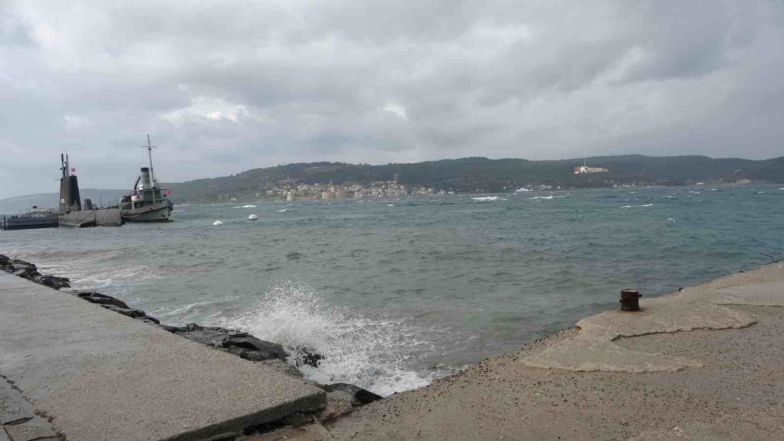 Çanakkale Boğazı lodos fırtınası nedeniyle transit gemi geçişlerine kapatıldı 8 canakkale bogazi lodos firtinasi nedeniyle transit gemi gecislerine kapatildi 4 7mY1keR2