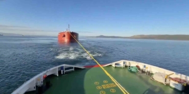canakkale-bogazinda-dokme-yuk-gemisi-makine-arizasi-yapti-1Zkk11Hh.jpg