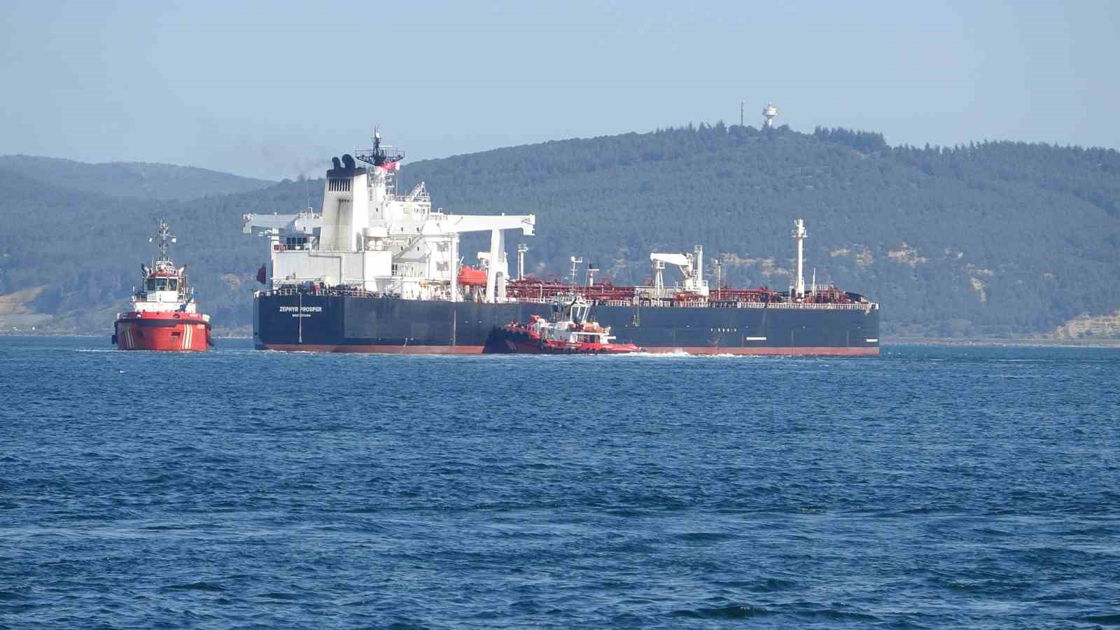 canakkale bogazinda ham petrol tankeri suruklendi 0 T8g1RRdq