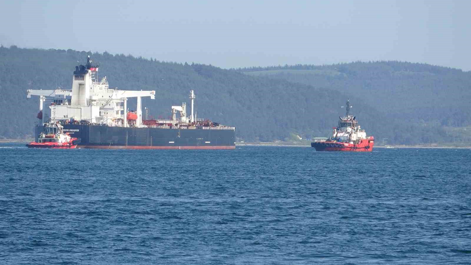 canakkale bogazinda ham petrol tankeri suruklendi 4 Gs1qlfr5