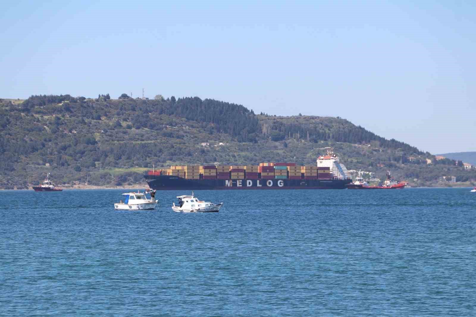 canakkale bogazinda konteyner gemisi makine arizasi yapti 0