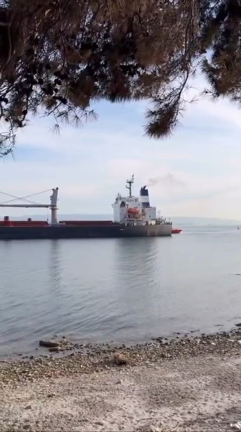 canakkale bogazinda makina arizasi yapan gemi karaya oturdu 3 BCPYBpSK