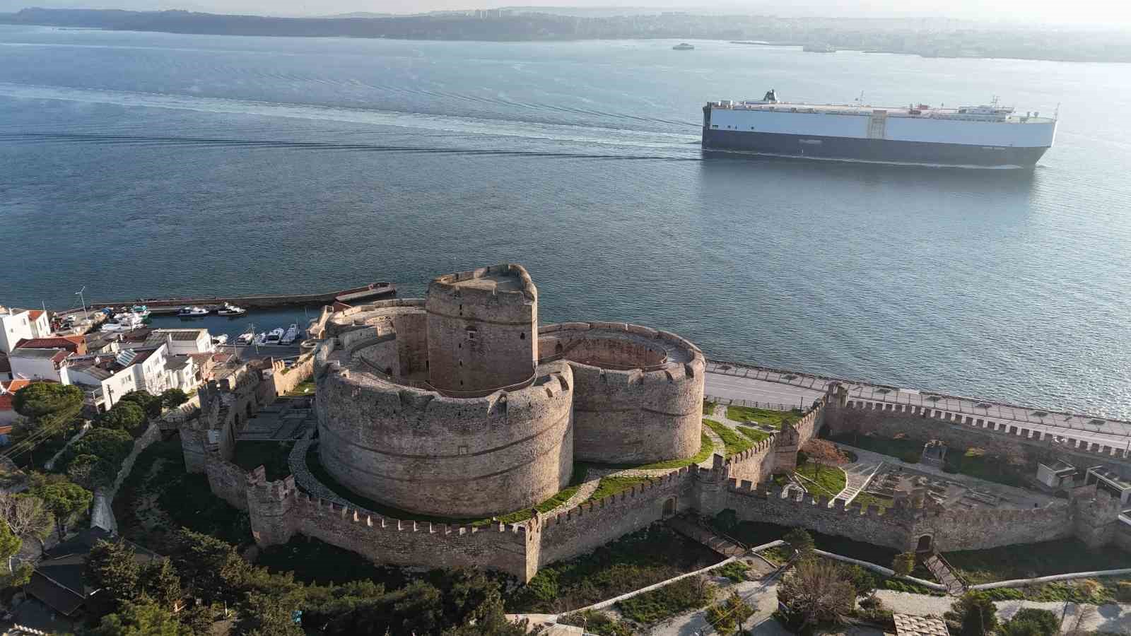 canakkale bogazindaki bombardimanin en net goruldugu baykus iskelesi ve cephe hatti drone ile goruntulendi myH5pmCt