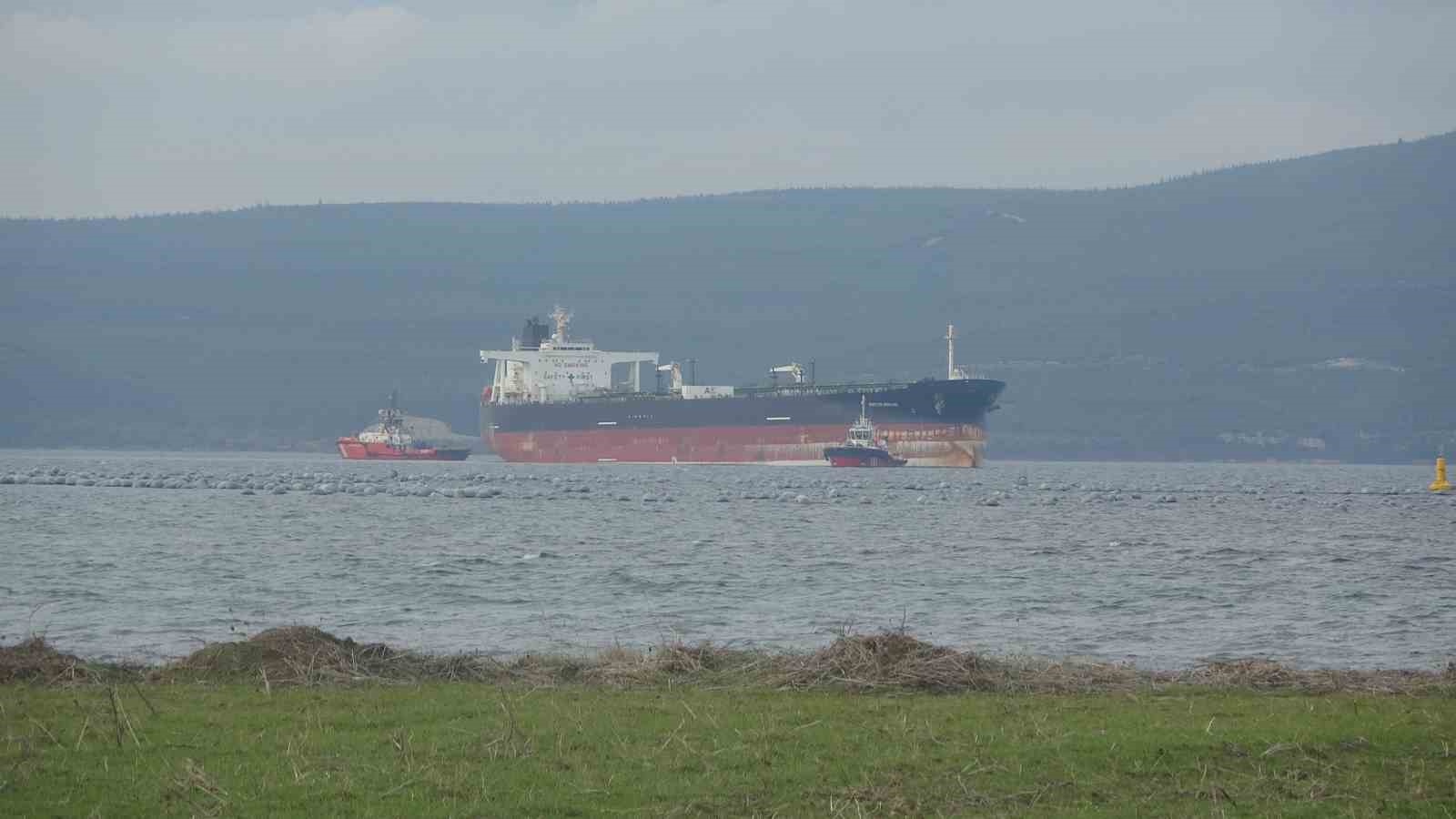 canakkale bogazindan gecen tanker jenerator arizasi yapti 1