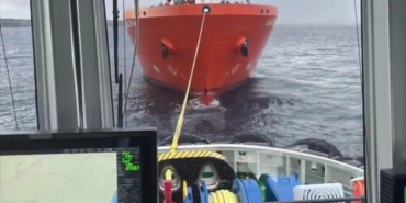 canakkale-bogazindan-gecen-tanker-makine-arizasi-yapti-T7p7kLms.jpg