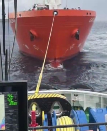 canakkale-bogazindan-gecen-tanker-makine-arizasi-yapti-T7p7kLms.jpg