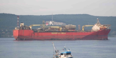 canakkale-bogazindan-yuzer-uretim-depolama-ve-bosaltma-gemisi-gecti-W3Zz8jnK.jpg