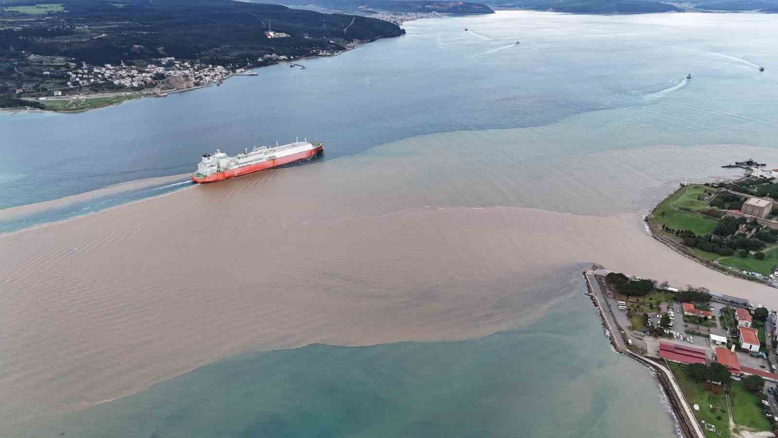 canakkale bogazinin rengi degisti avrupa yakasi mavi olarak kaldi 0 FBRaOAE5