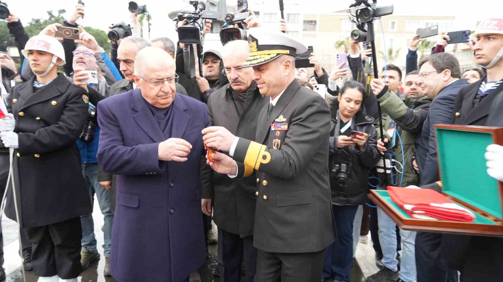 canakkale deniz zaferinin 111inci yil coskusu 7 nMGbRSUP