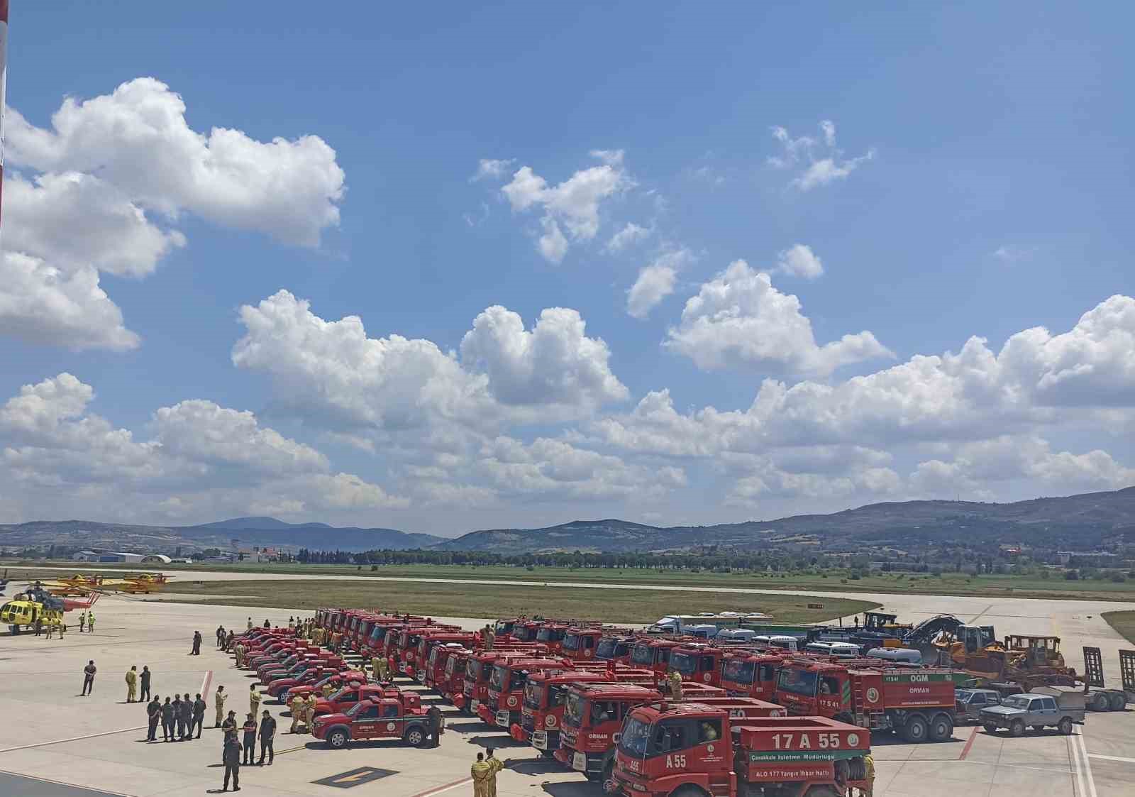 canakkale havalimaninda orman yanginlari oncesi ekiplerle toren duzenlendi 1 wFvpcS2T