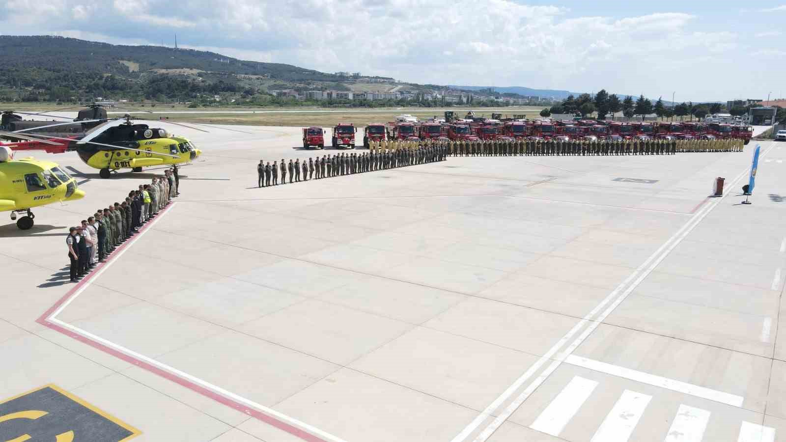 canakkale havalimaninda orman yanginlari oncesi ekiplerle toren duzenlendi 3 BLcBQcRc