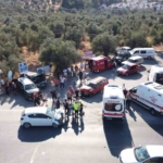 canakkale-izmir-karayolunda-can-pazari-4-aracin-karistigi-kazada-4-kisi-yaralandi-7GvSNZym.jpg