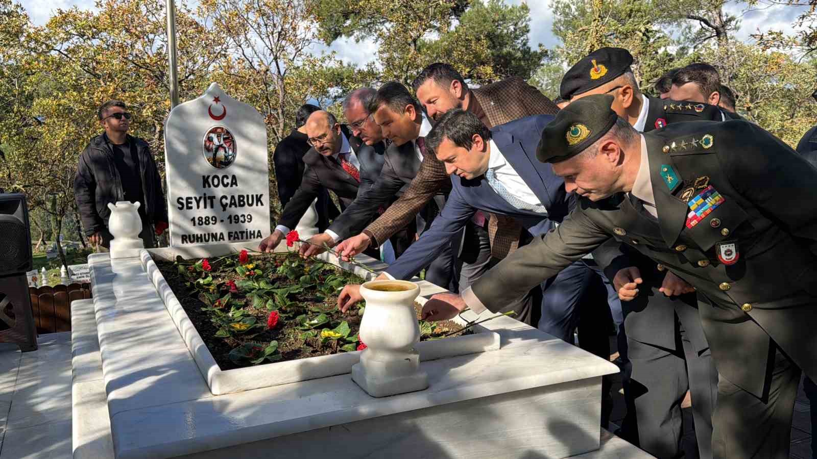 canakkale kahramani seyit onbasi vefatinin 86 yilinda kabri basinda anildi 1