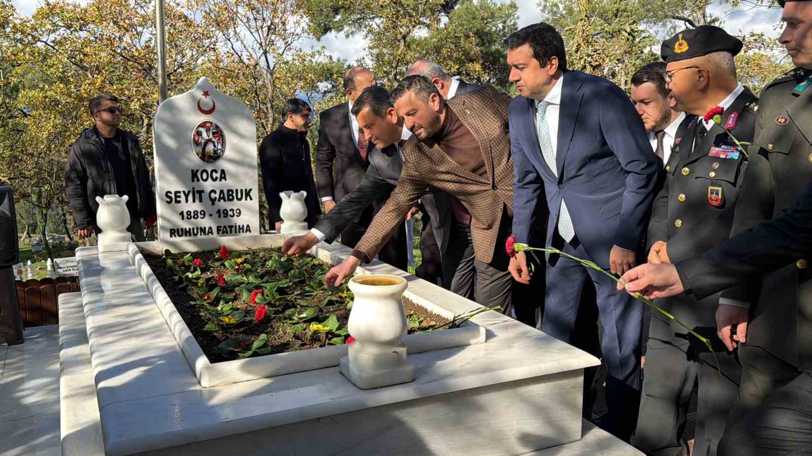 canakkale kahramani seyit onbasi vefatinin 86 yilinda kabri basinda anildi 2 hd1UBpEG