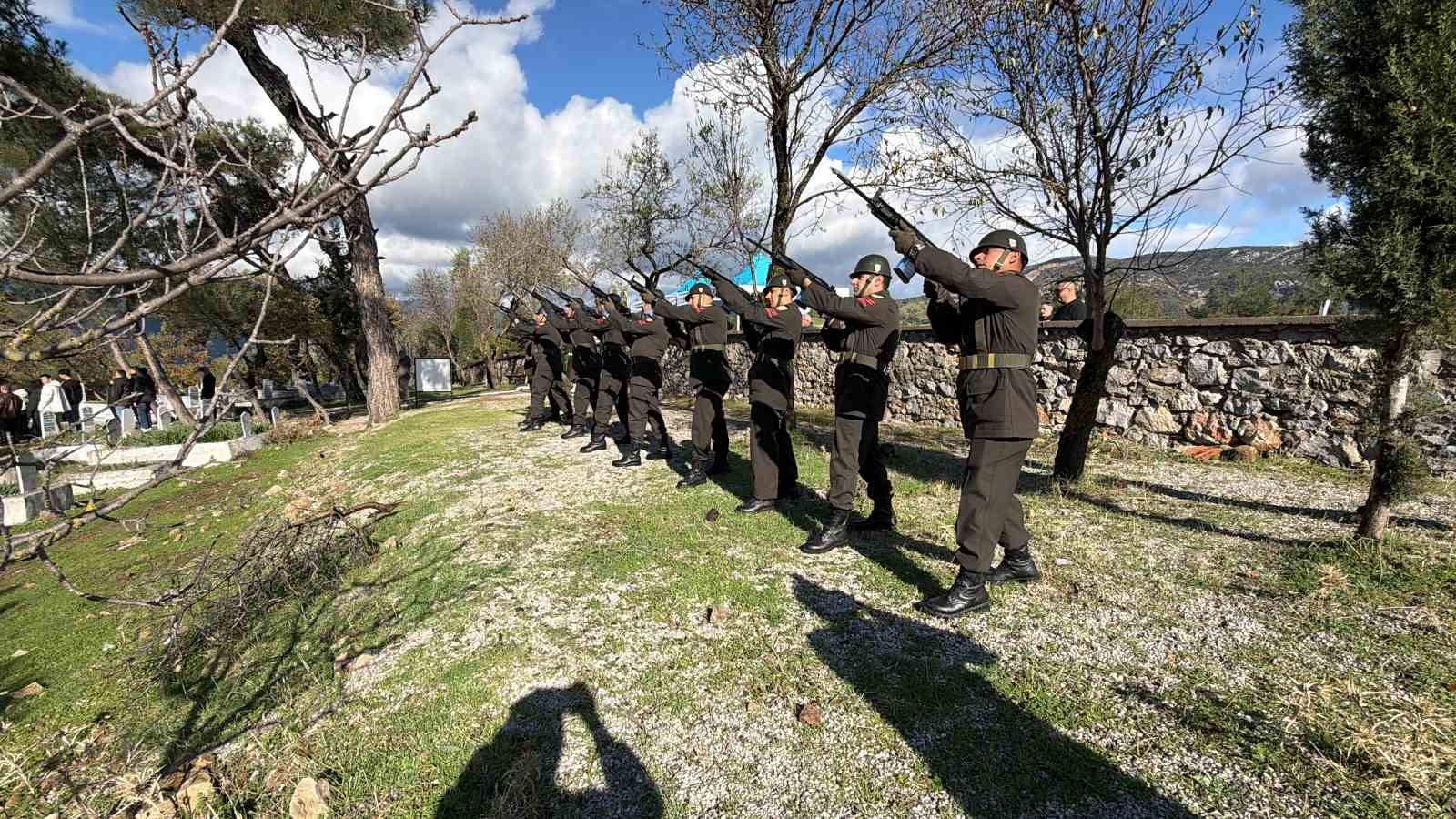canakkale kahramani seyit onbasi vefatinin 86 yilinda kabri basinda anildi 3 KMjADlaZ