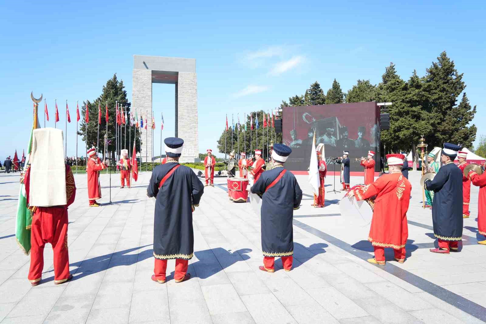 Çanakkale Kara Savaşları’nın 111. yıl dönümü etkinlikleri Şehitler Abidesi’nde törenle başladı 16 canakkale kara savaslarinin 111 yil donumu etkinlikleri sehitler abidesinde torenle basladi 12 f4qV8UCX