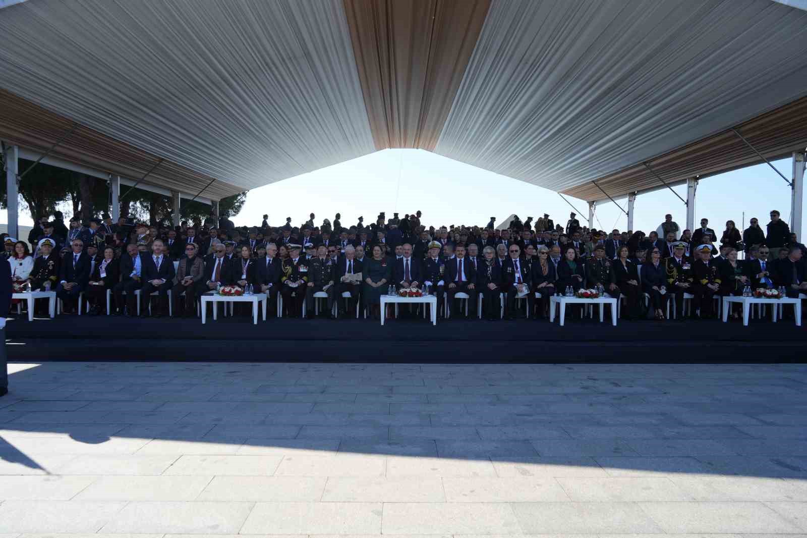 Çanakkale Kara Savaşları’nın 111. yıl dönümü etkinlikleri Şehitler Abidesi’nde törenle başladı 6 canakkale kara savaslarinin 111 yil donumu etkinlikleri sehitler abidesinde torenle basladi 2 gOCKKkPm