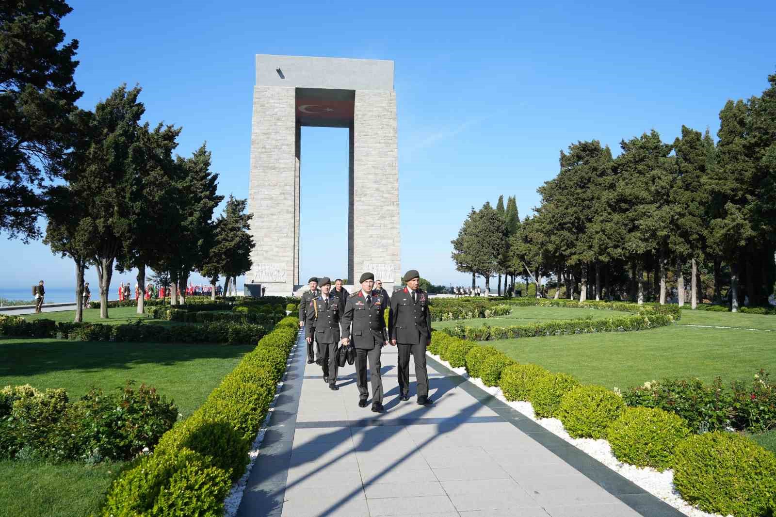 Çanakkale Kara Savaşları’nın 111. yıl dönümü etkinlikleri Şehitler Abidesi’nde törenle başladı 9 canakkale kara savaslarinin 111 yil donumu etkinlikleri sehitler abidesinde torenle basladi 5 EpqRtz7f