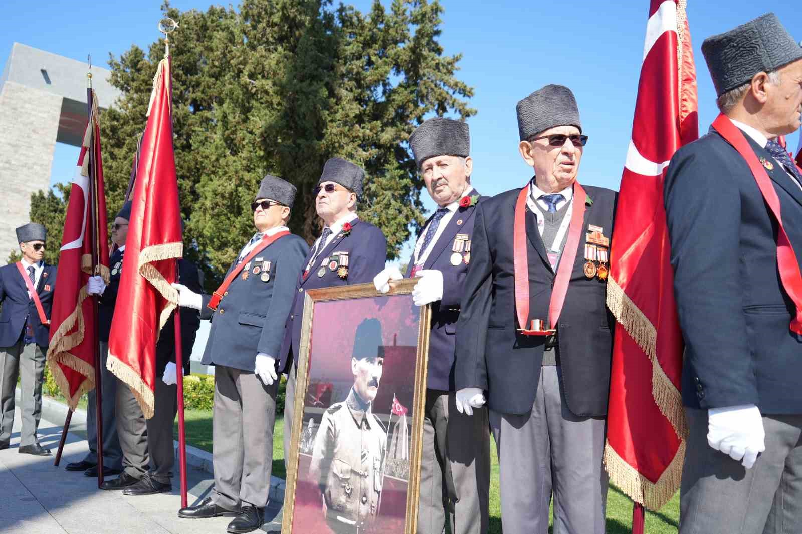 Çanakkale Kara Savaşları’nın 111. yıl dönümü etkinlikleri Şehitler Abidesi’nde törenle başladı 11 canakkale kara savaslarinin 111 yil donumu etkinlikleri sehitler abidesinde torenle basladi 7