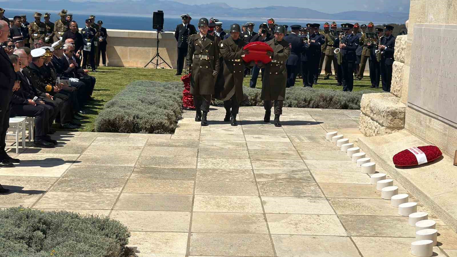 canakkale kara savaslarinin yil donumunde fransiz ve ingiliz anitlarinda toren duzenlendi 8 fzRrYLWB