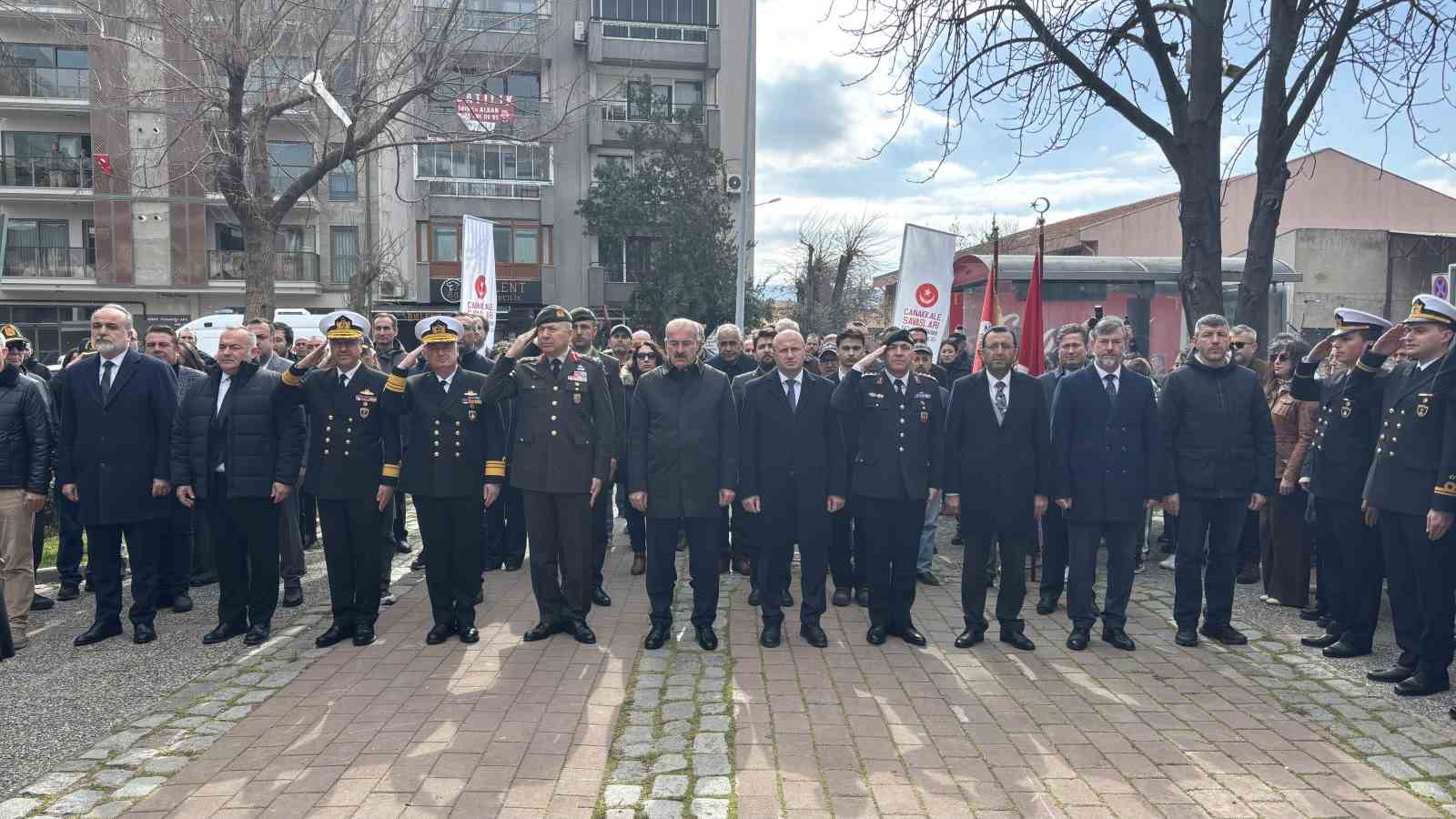 canakkale savaslari kahramanlarinda mustahkem mevki komutani cevat pasa torenle anildi 7 VrbduQVm