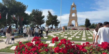 canakkale-savaslarinin-yasandigi-tarihi-gelibolu-yarimadasinda-kurban-bayrami-yogunlugu-iQqAr69b.jpg