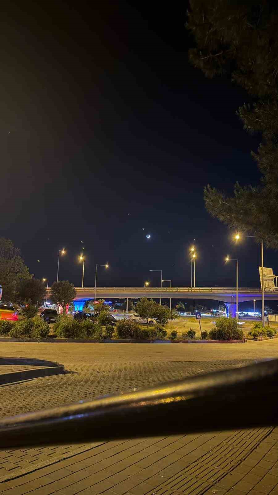 Çanakkale semalarında ay ve yıldız buluştu 8 canakkale semalarinda ay ve yildiz bulustu 4 KPIEhZ4K