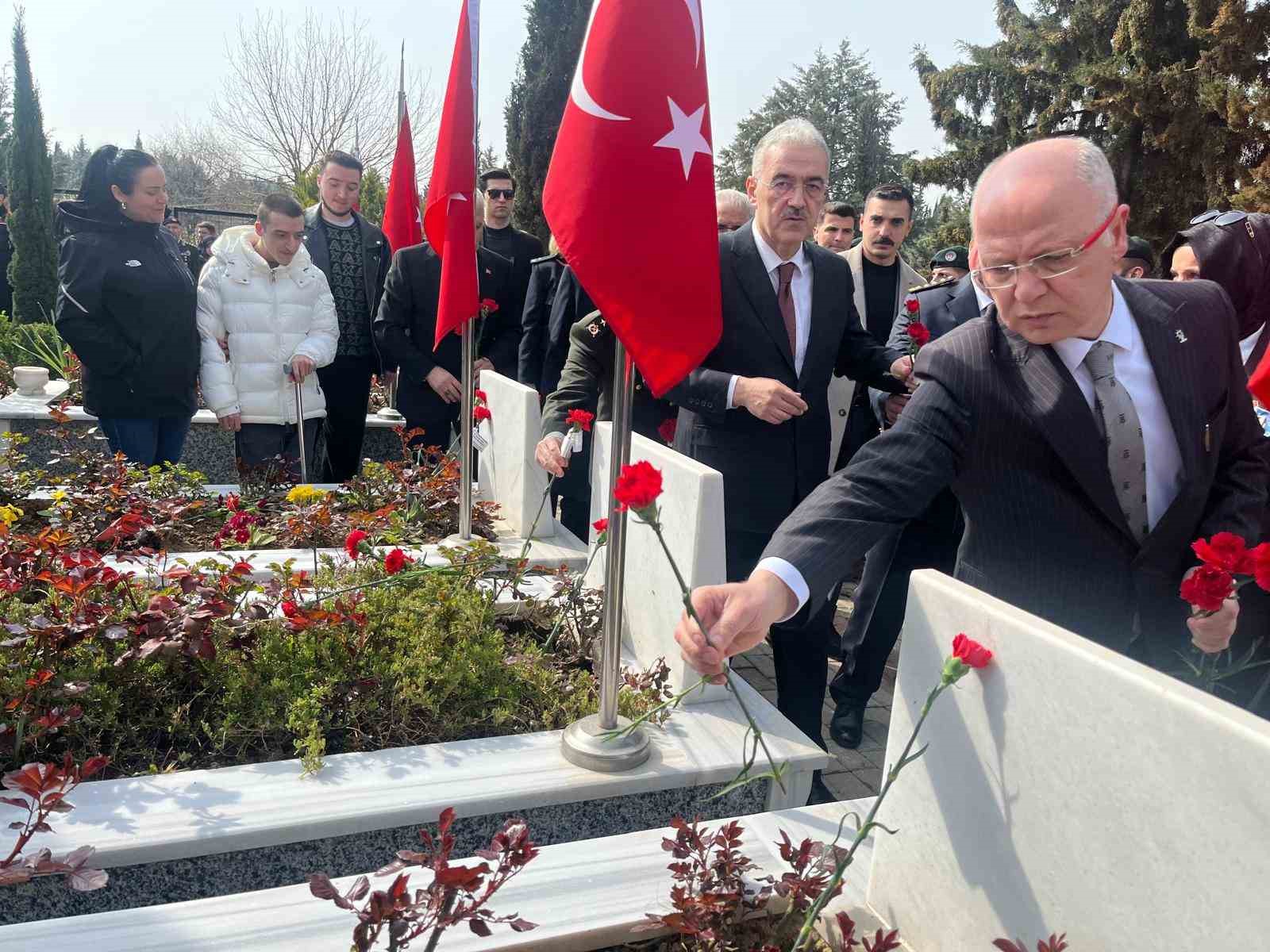 canakkale zaferinin 111inci yil donumunde bursa sehitlerini unutmadi 5 GwJZn9ic