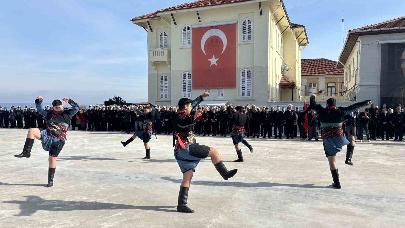 canakkalede 111 yillik zafer coskusu 7 KvUePVqL