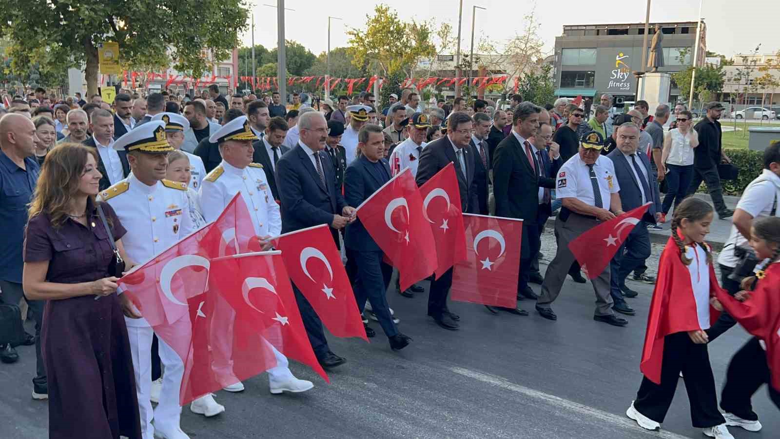 Çanakkale’de 15 Temmuz anma etkinlikleri düzenlendi 7 canakkalede 15 temmuz anma etkinlikleri duzenlendi 3 BHJvVMmN