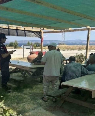canakkalede-260-jandarma-personeli-ile-gocmen-kacakciligi-denetimi-Kei1Rvf5.jpg