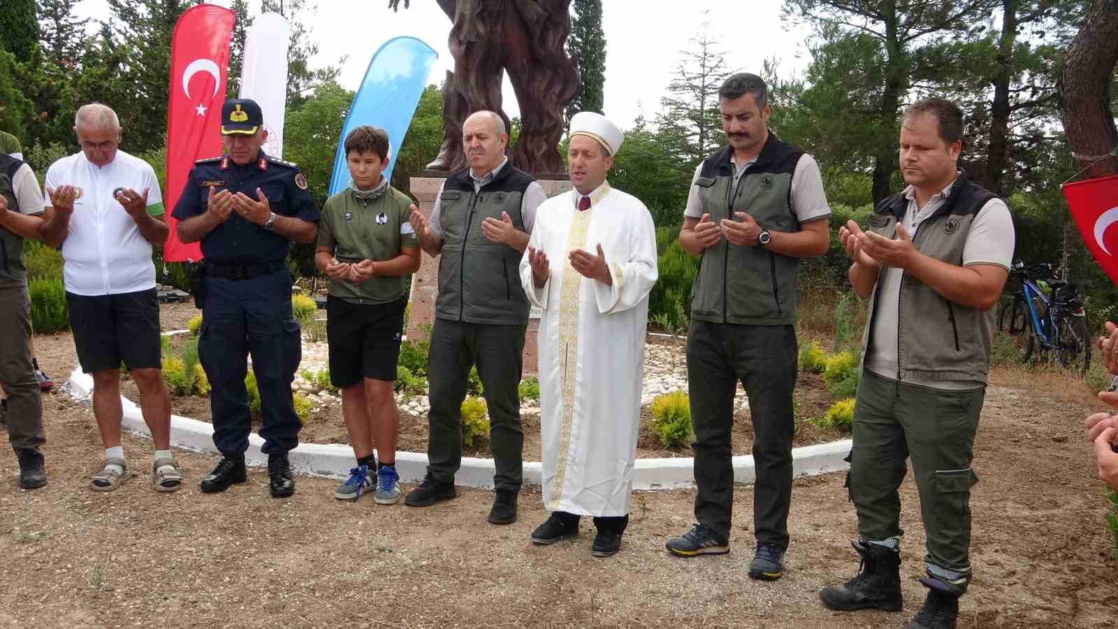 Çanakkale’de 32 yıl önce şehit olan Orman Bölge Müdürü’ne vefa 6 canakkalede 32 yil once sehit olan orman bolge mudurune vefa 2 evR17IQR