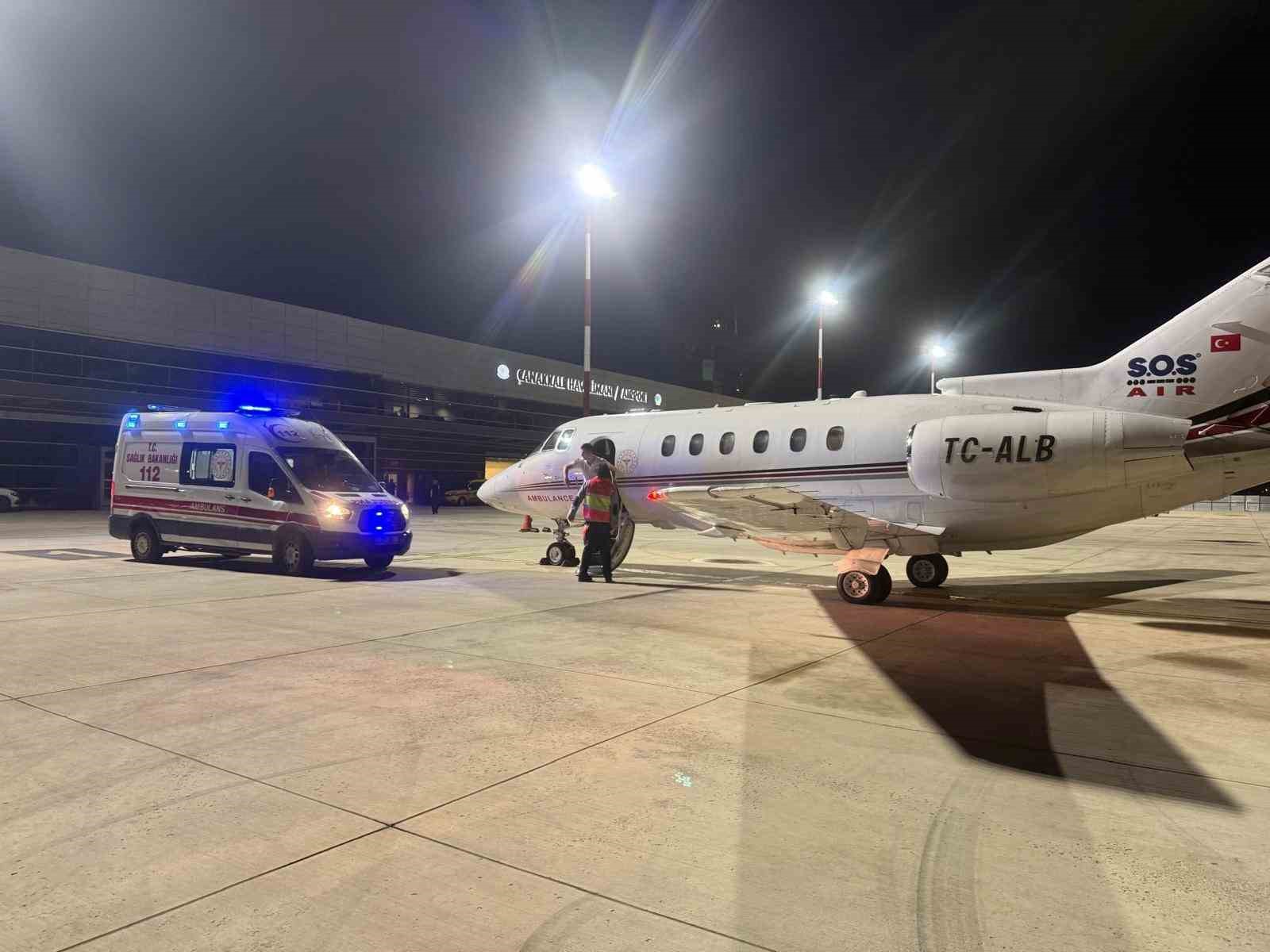 canakkalede 54 gunluk bebek ucak ambulansla ankaraya sevk edildi 1 dLL8J2Au