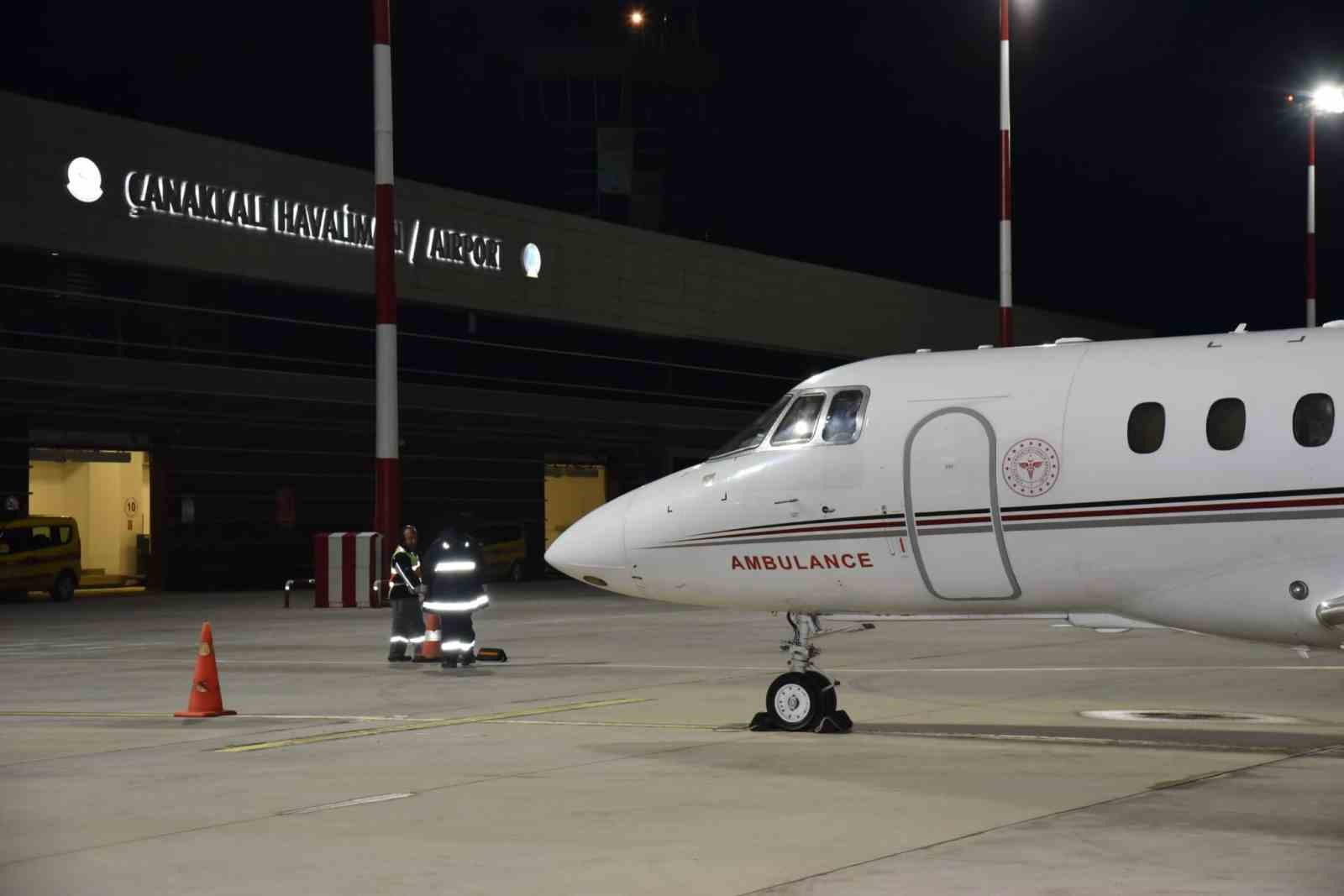 canakkalede 54 gunluk bebek ucak ambulansla ankaraya sevk edildi 10 MflEQ1Xm