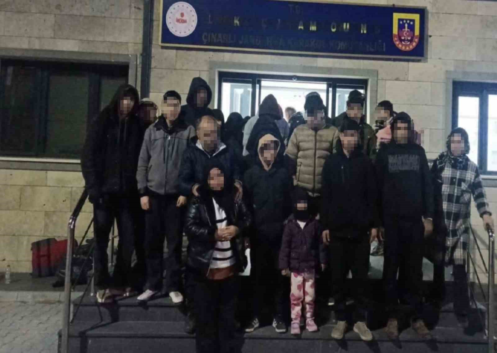 canakkalede 77 kacak gocmen yakalandi 2 organizator tutuklandi 1 rssf888a
