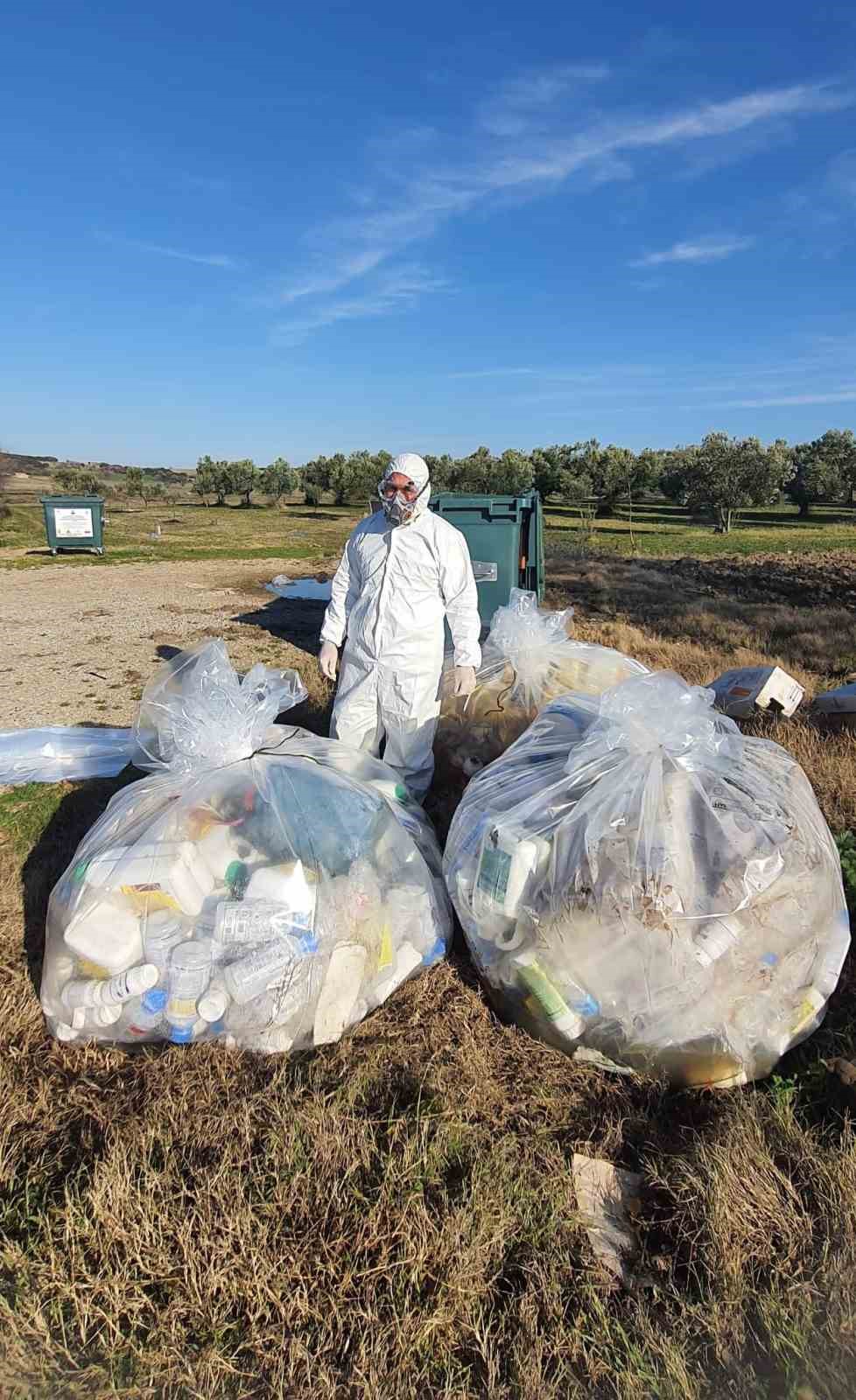 canakkalede 8 yilda yaklasik 500 bin adet bitki koruma urunu zirai atik ambalaji toplanarak HrwYlnfp