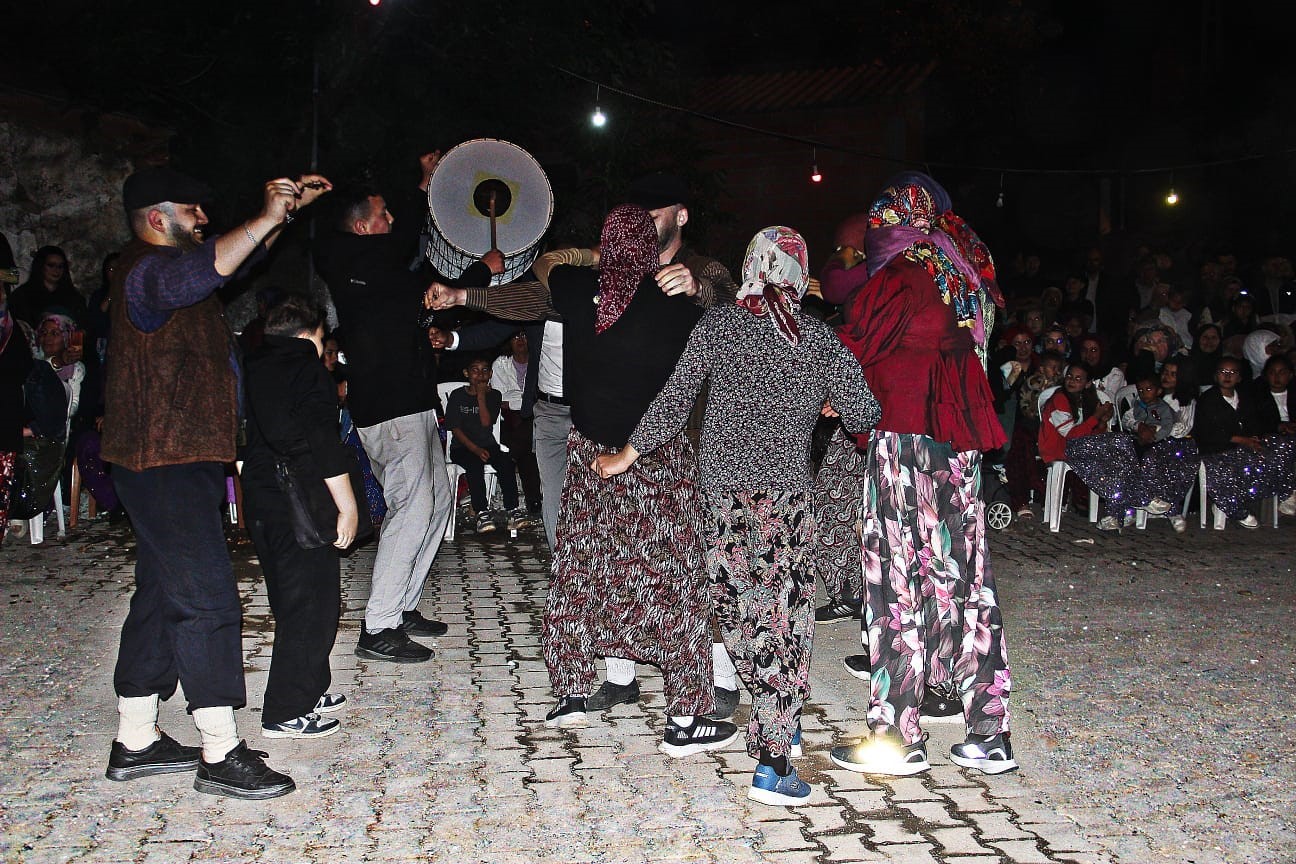 canakkalede 82 yillik bayram gelenegi yasatiliyor 0 kMGkwfeZ