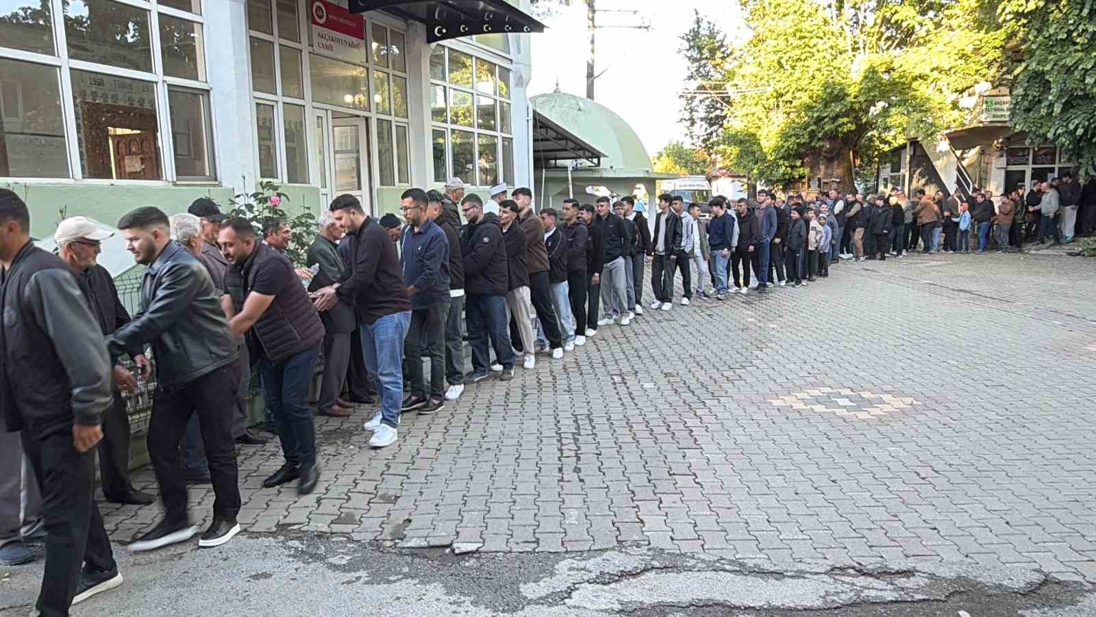 canakkalede asirlik bayram gelenegi bayramlasma zinciri 0 jnim6AAu