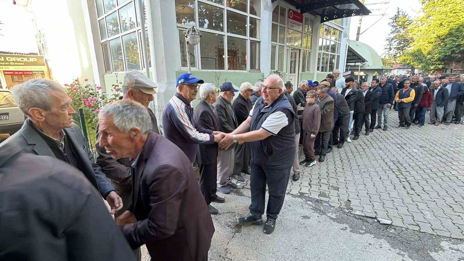 canakkalede asirlik bayram gelenegi bayramlasma zinciri 1 CtP1Hj9E