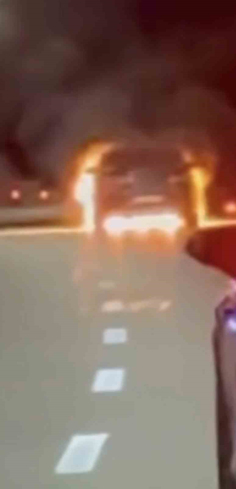 canakkalede assos troya tunellerinde arac yangini 1 FivurjPU