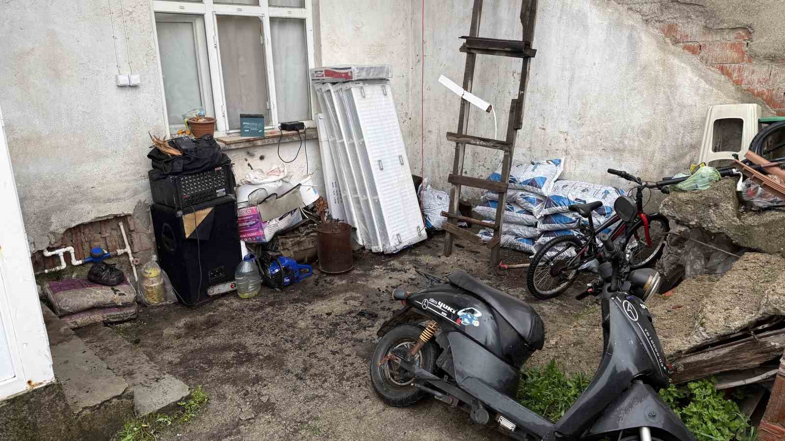 canakkalede baca yangini catiyi kule cevirdi 3 1iSeL3sK