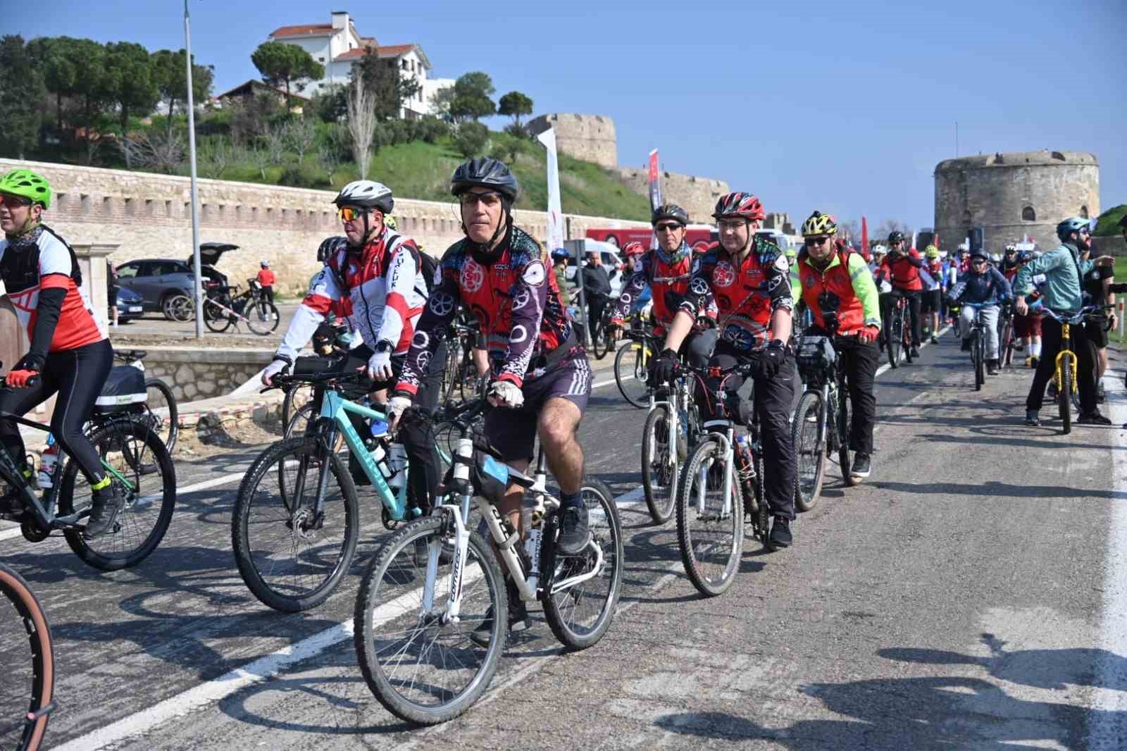 canakkalede bin 50 bisikletli sehitlere saygi icin pedal cevirdi 4 3Af6dzvr