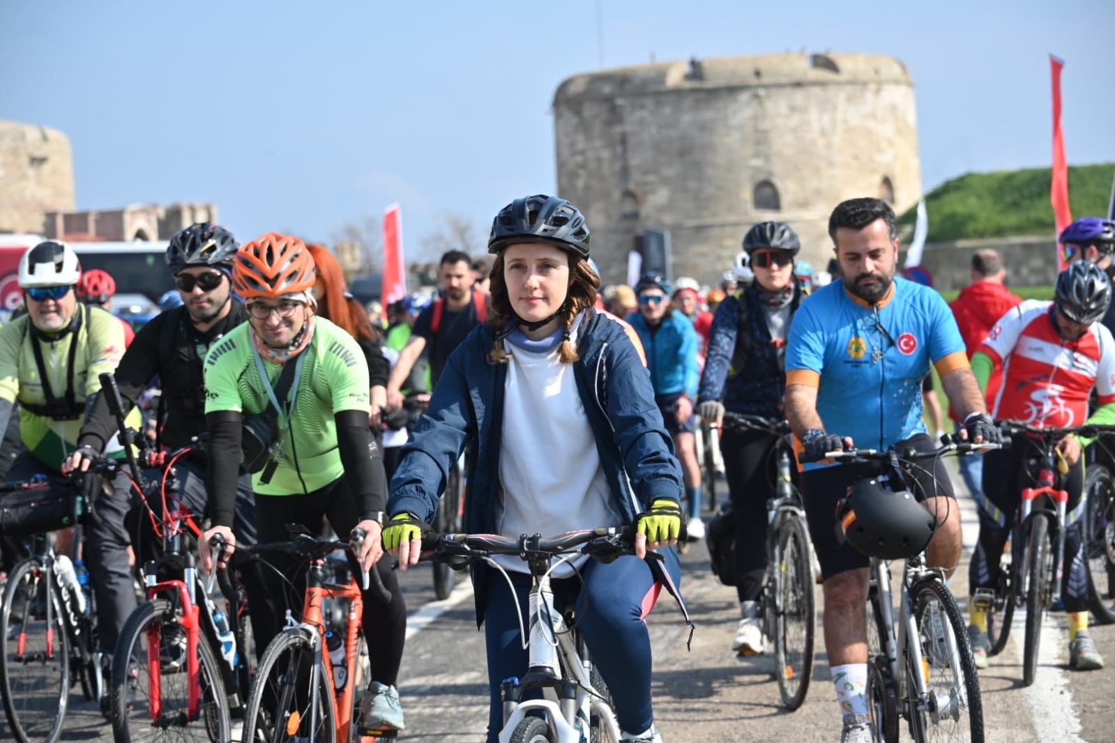 canakkalede bin 50 bisikletli sehitlere saygi icin pedal cevirdi 7 mW1BvESR