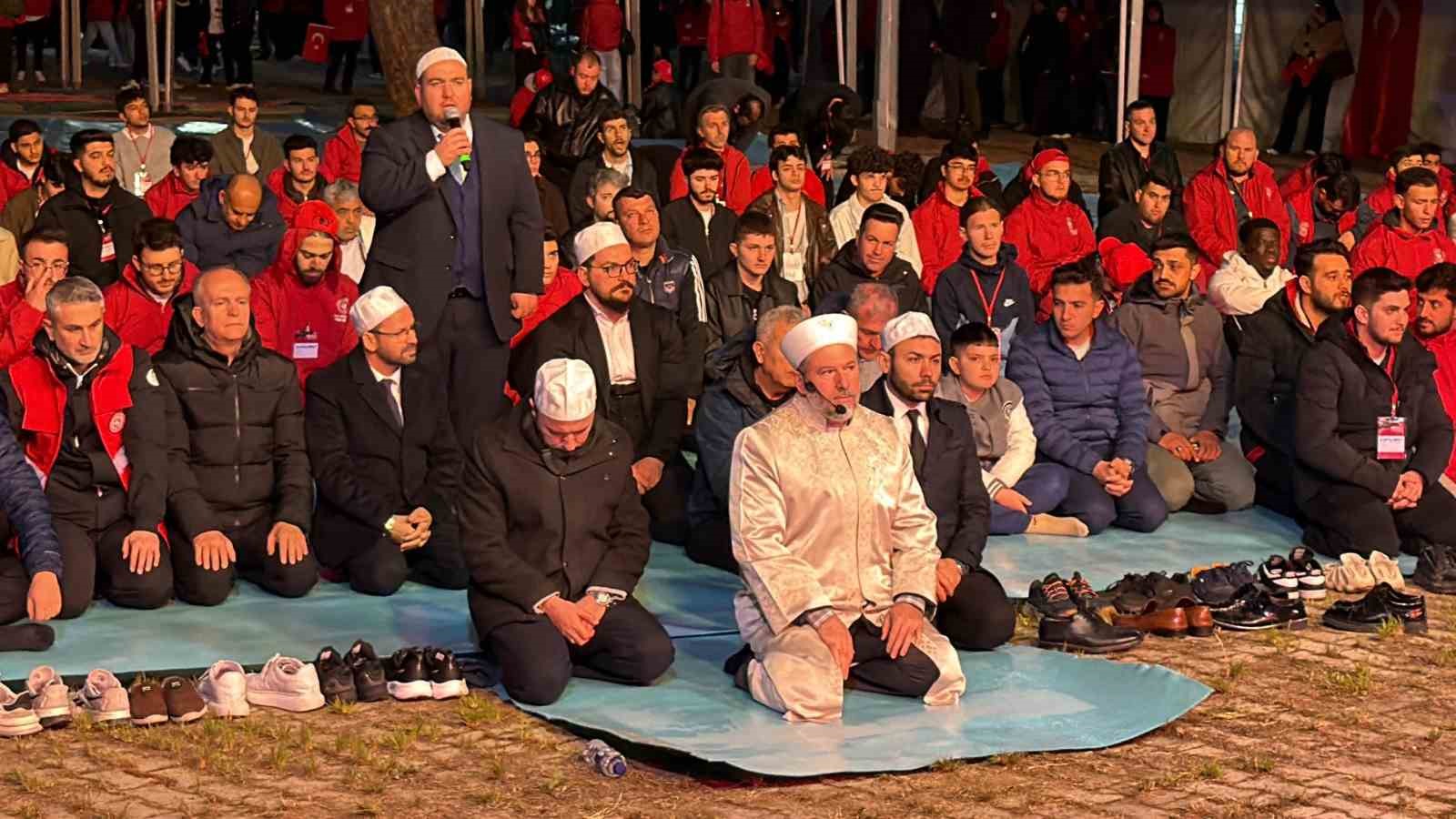 canakkalede binlerce kisi 57nci alayin izinde yurudu 3 d5CZSWJl