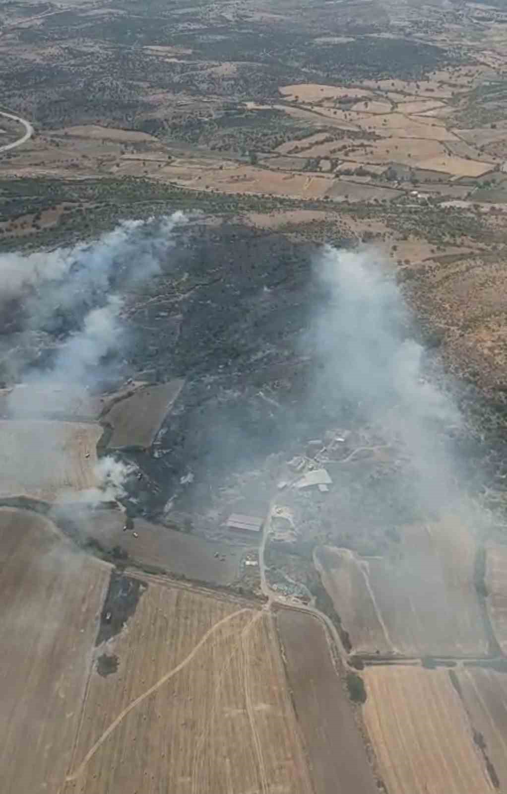 Çanakkale’de bozuk orman sahasında çıkan yangın kontrol altına alındı 4 canakkalede bozuk orman sahasinda cikan yangin kontrol altina alindi 0 zZ1GRbym